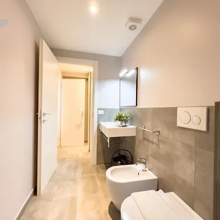 Imbriani 10a Tirabora Short Rent Apartment Trieste