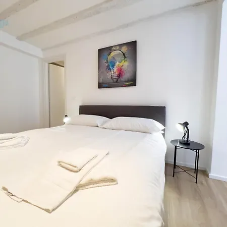 Imbriani 10a Tirabora Short Rent *