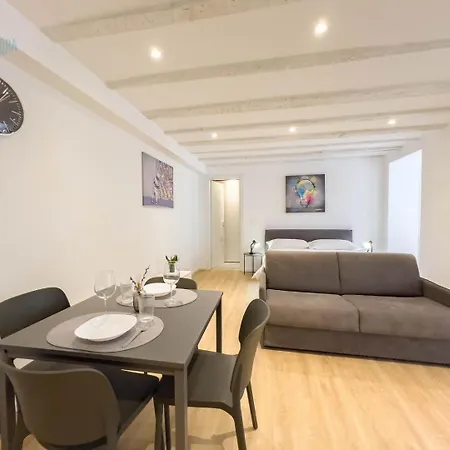 Imbriani 10a Tirabora Short Rent 的里雅斯特